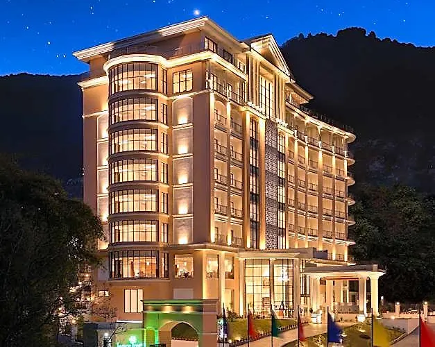 Hotel Lemon Tree Premier Buddhanilkantha Nepal Katmandú
