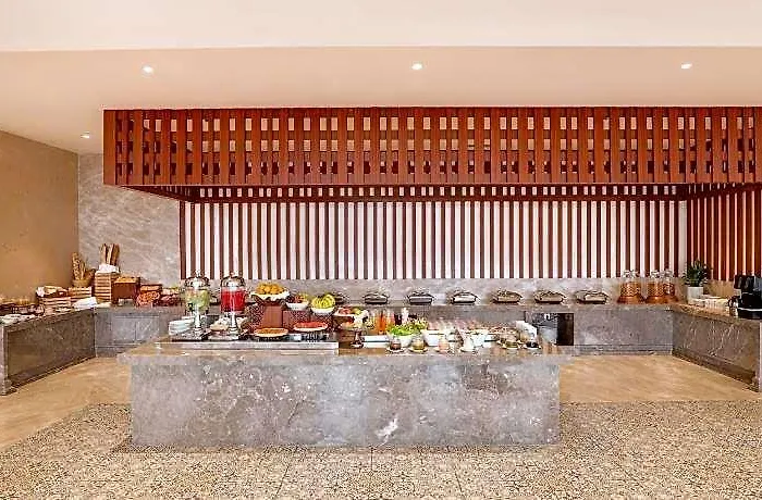 Hotel Lemon Tree Premier Buddhanilkantha Nepal Katmandú