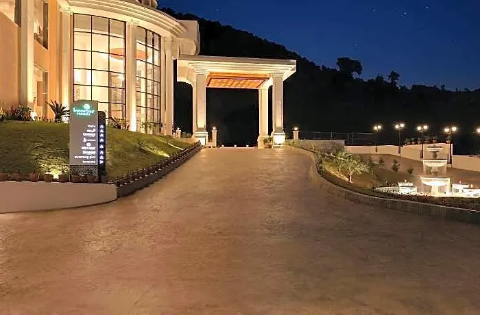 Lemon Tree Premier Buddhanilkantha Nepal Hotel 5*